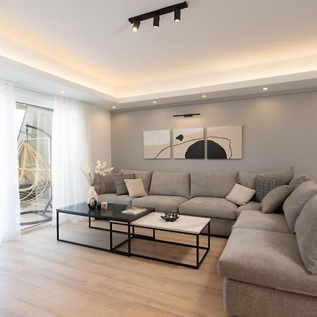 Luxury 4 Bedrooms Apartment Near Flisvos Marina Пирей Экстерьер фото