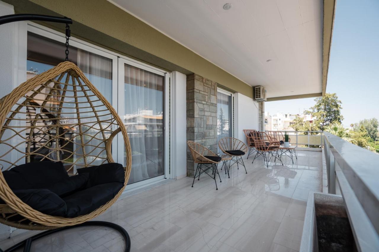 Luxury 4 Bedrooms Apartment Near Flisvos Marina Пирей Экстерьер фото
