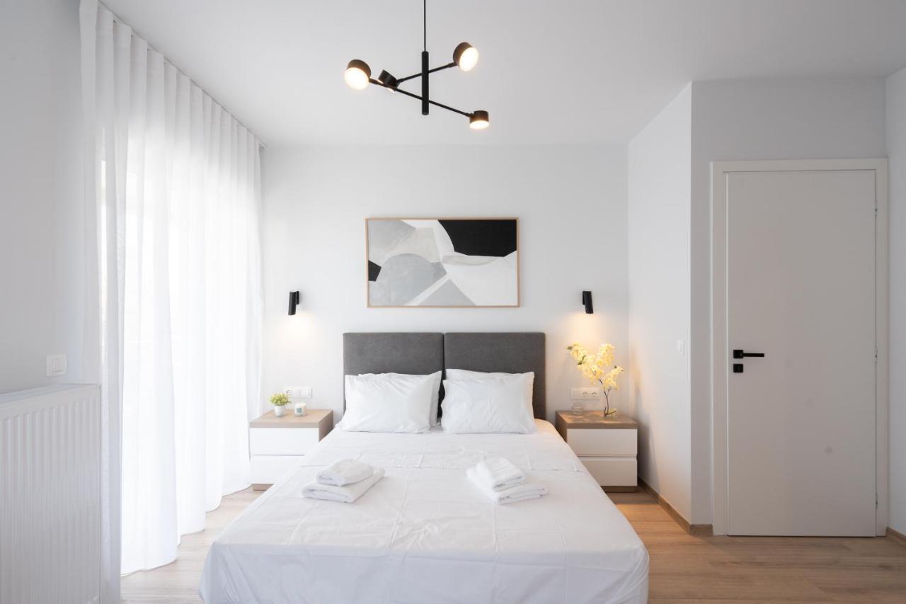 Luxury 4 Bedrooms Apartment Near Flisvos Marina Пирей Экстерьер фото