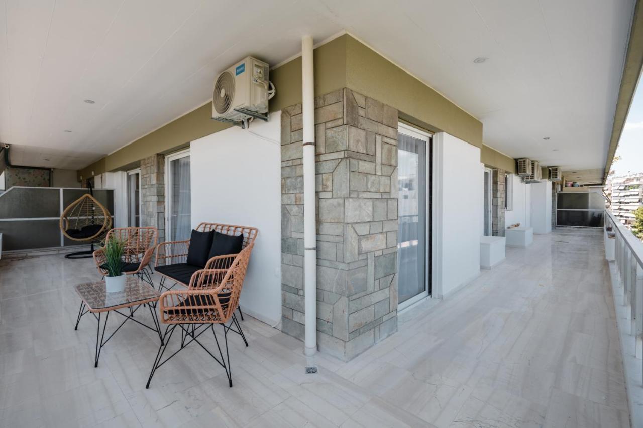 Luxury 4 Bedrooms Apartment Near Flisvos Marina Пирей Экстерьер фото