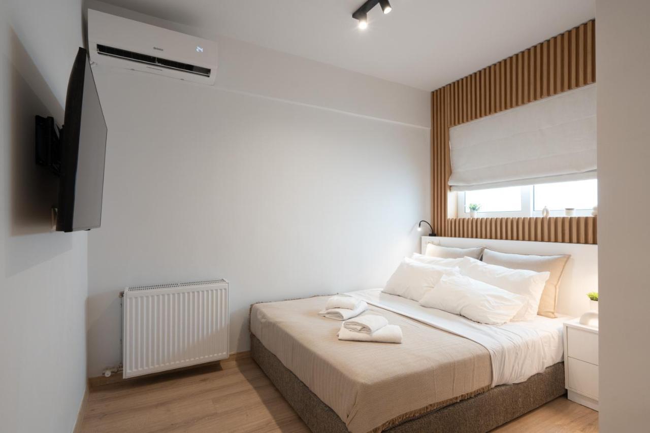 Luxury 4 Bedrooms Apartment Near Flisvos Marina Пирей Экстерьер фото