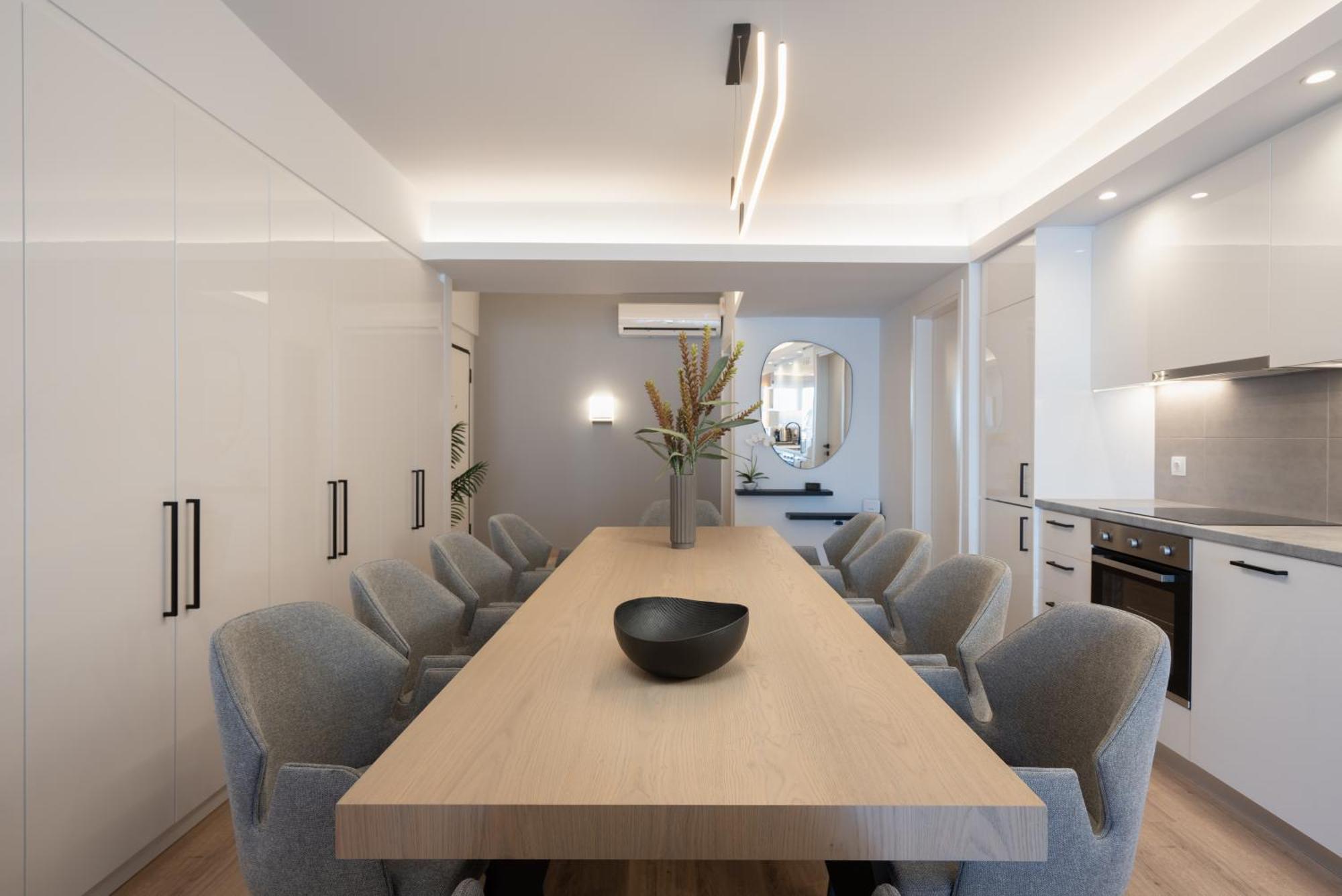 Luxury 4 Bedrooms Apartment Near Flisvos Marina Пирей Экстерьер фото