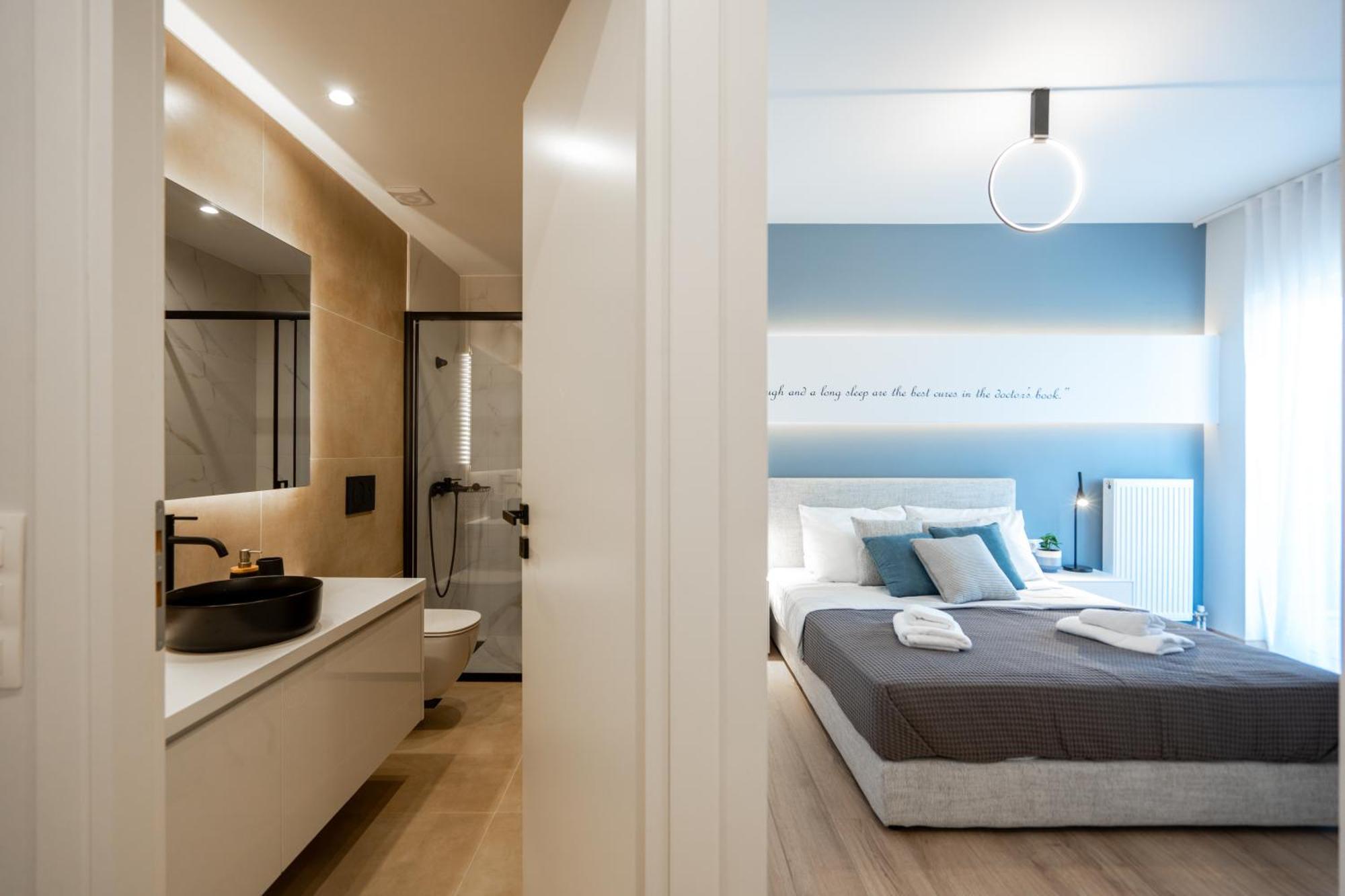 Luxury 4 Bedrooms Apartment Near Flisvos Marina Пирей Экстерьер фото