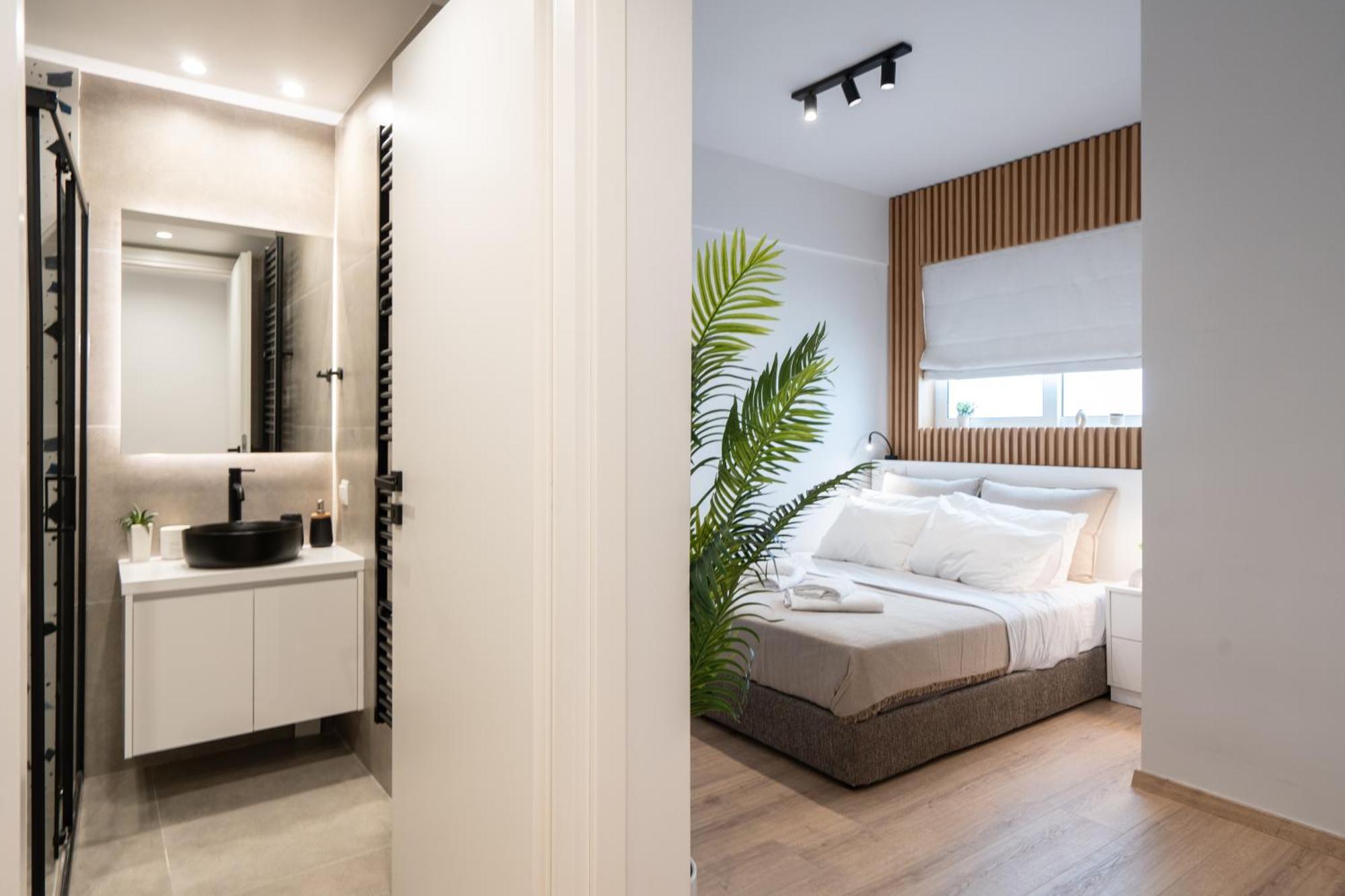 Luxury 4 Bedrooms Apartment Near Flisvos Marina Пирей Экстерьер фото