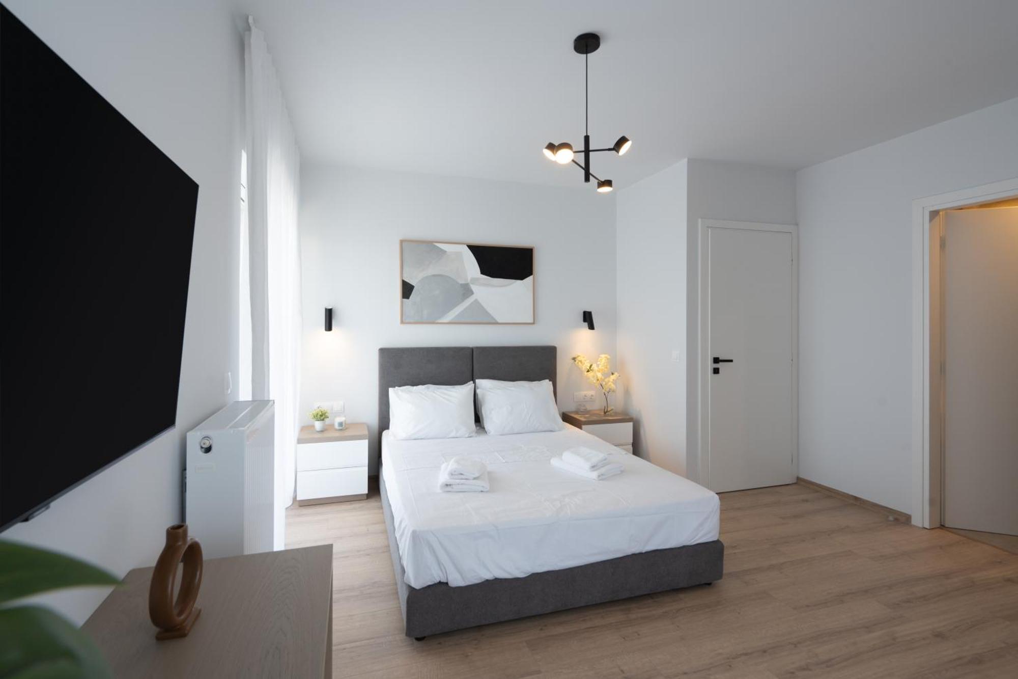 Luxury 4 Bedrooms Apartment Near Flisvos Marina Пирей Экстерьер фото