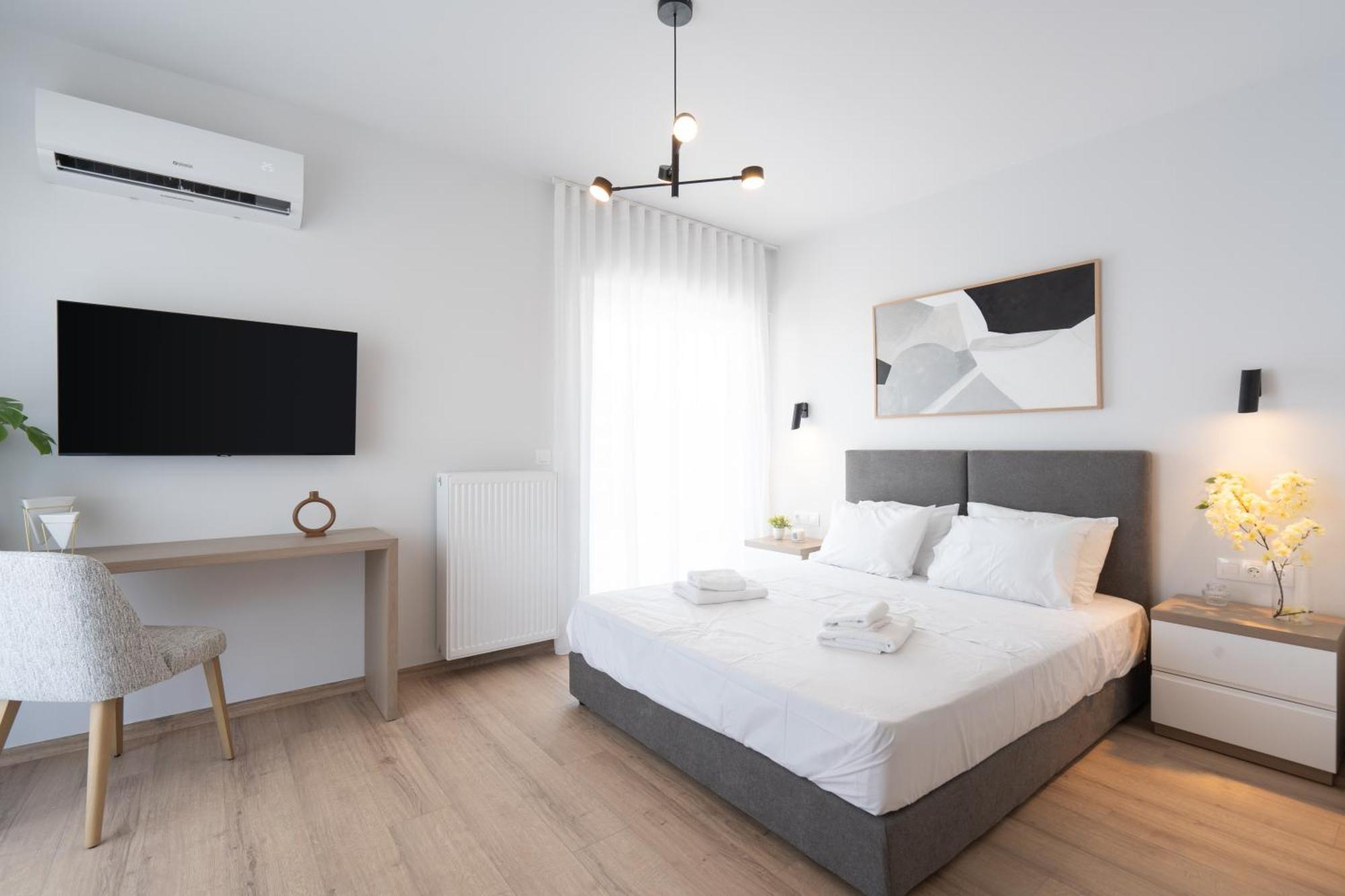 Luxury 4 Bedrooms Apartment Near Flisvos Marina Пирей Экстерьер фото
